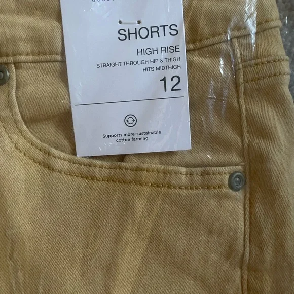 Sonoma NWT High Rise Button Fly Yellow Raw Hem Shorts perfect for summer Size:12 - Picture 9 of 10